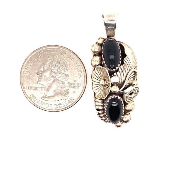 Sterling Onyx Cuff and Pendant Set - Picture 5 of 8